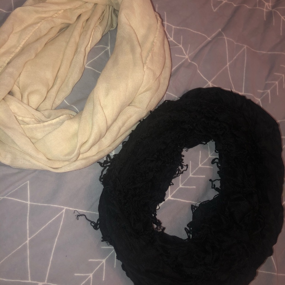 2 infinity scarves